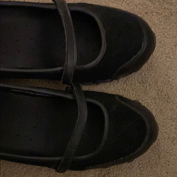 Skechers “SASSIES” Black Wedge Loafers with Suede Finish - Picture 3 of 10